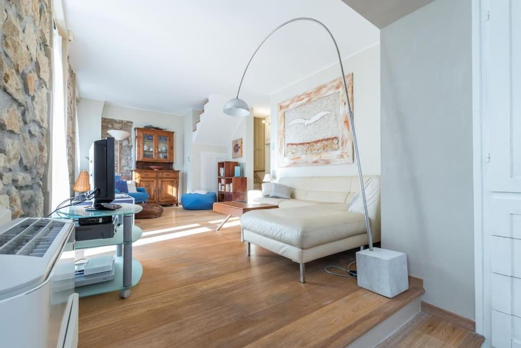Villa Rocky - Luxury 3Br Apt In Liberty Villa.Pool,Garden,Wifi โรกบรูน-กัป-มาร์แต็ง ภายนอก รูปภาพ